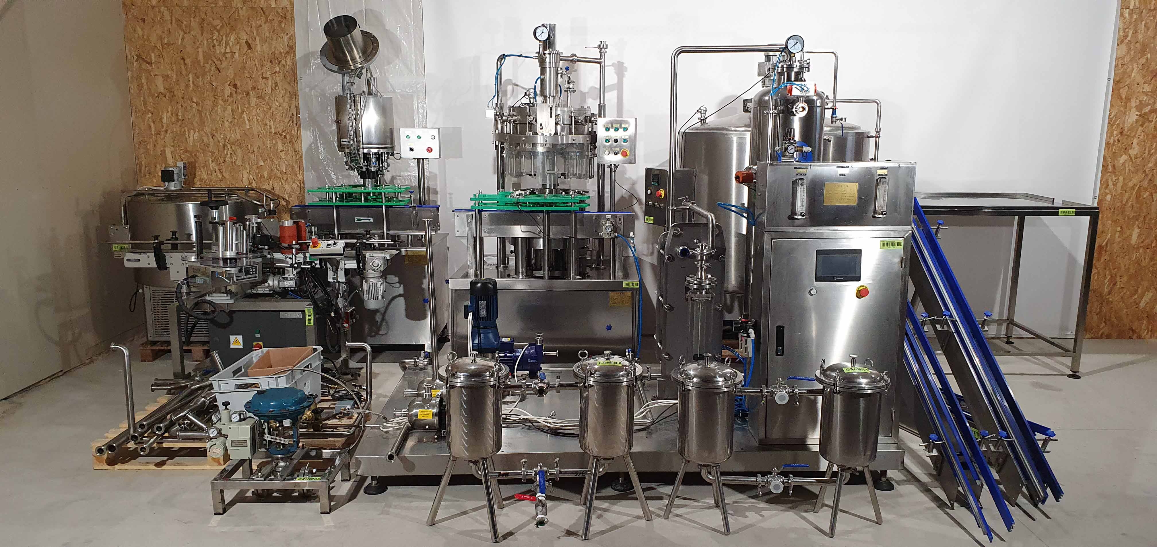 Bottling plant equipment, 2000 bottles per hour (like new) – Foto 2, Rideen