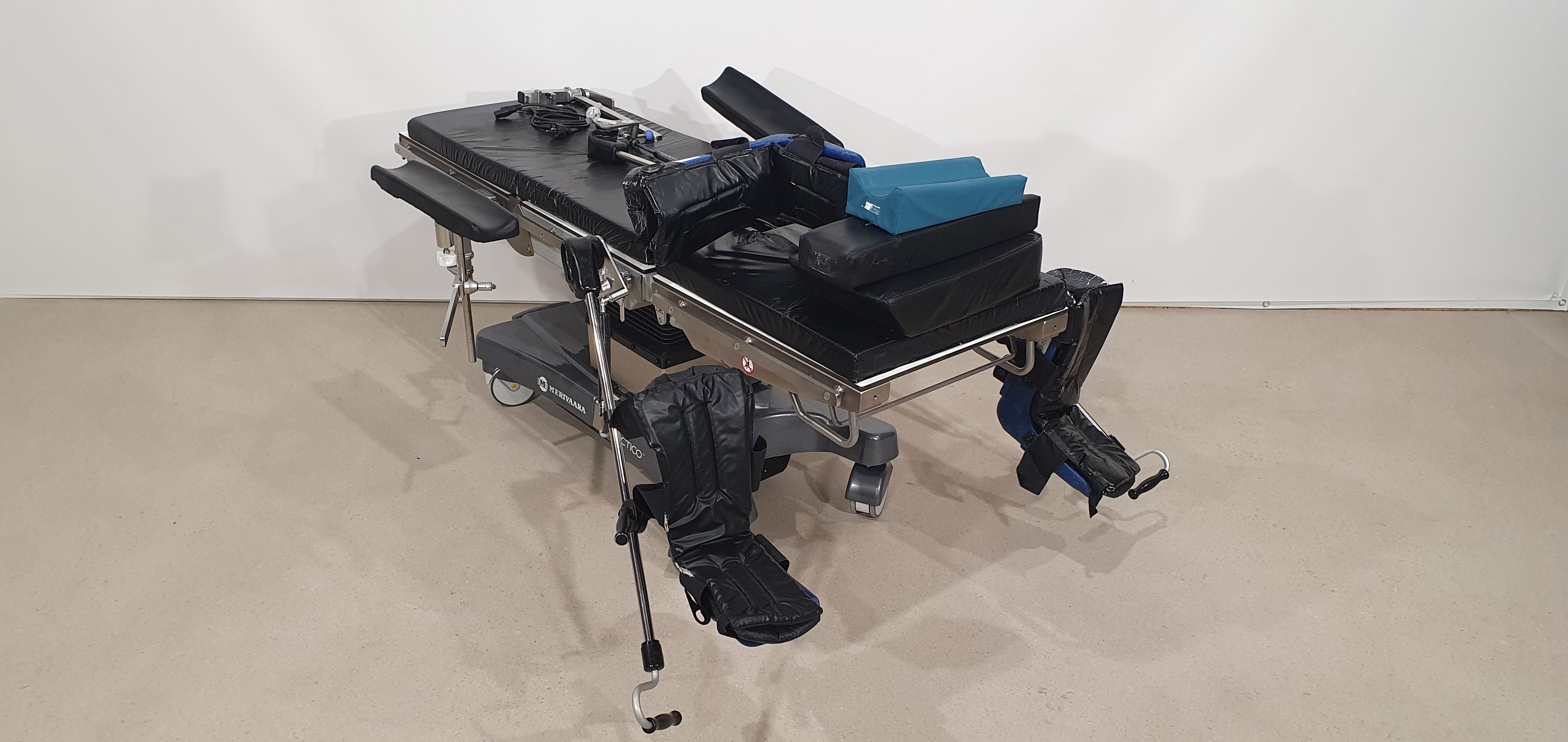 Operating table Merivaara Practico – Foto 4, Rideen