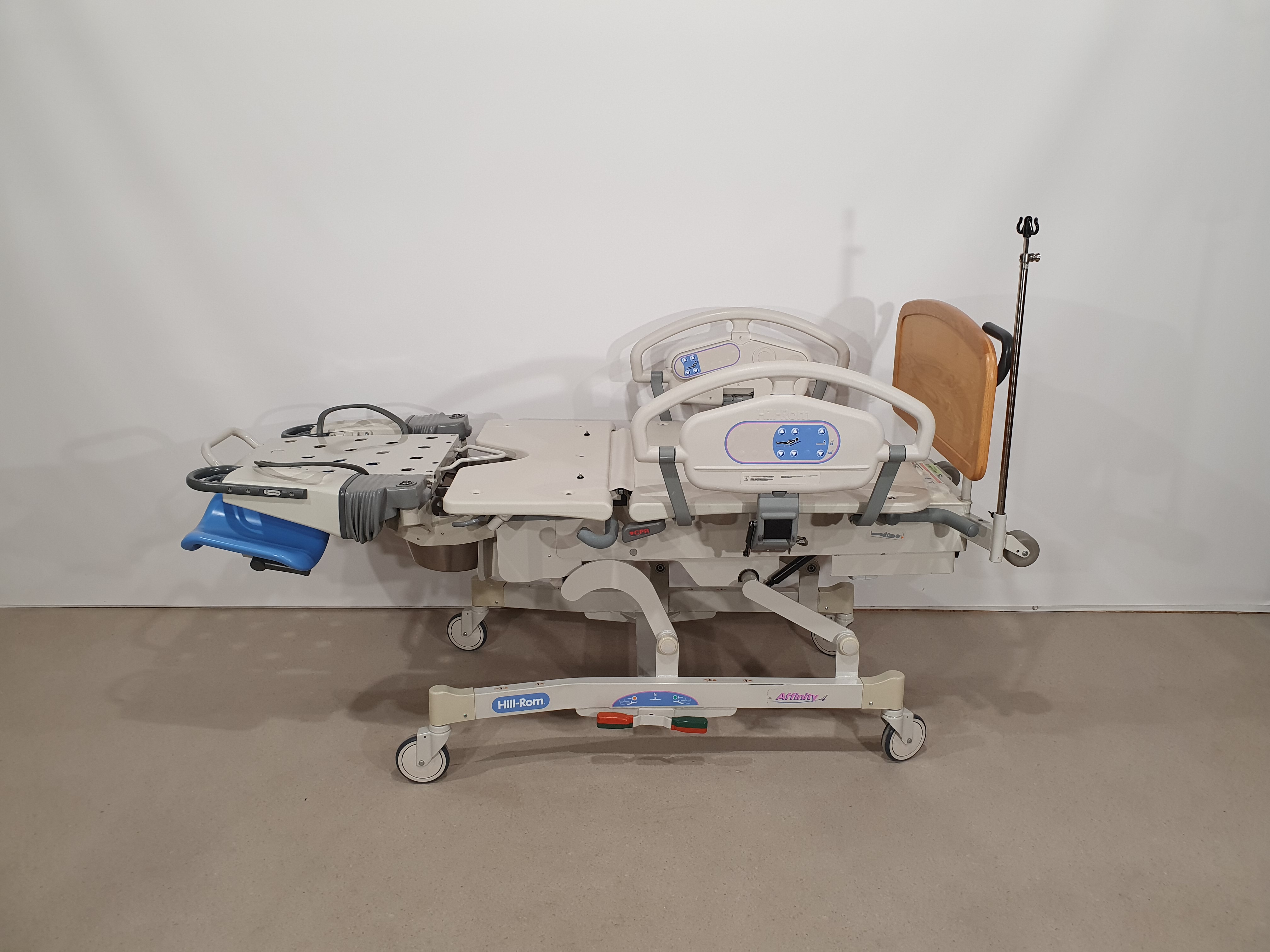 Sünnitusvoodi, günekoloogiline voodi, Hill-Rom P3700 – foto 10, Rideen