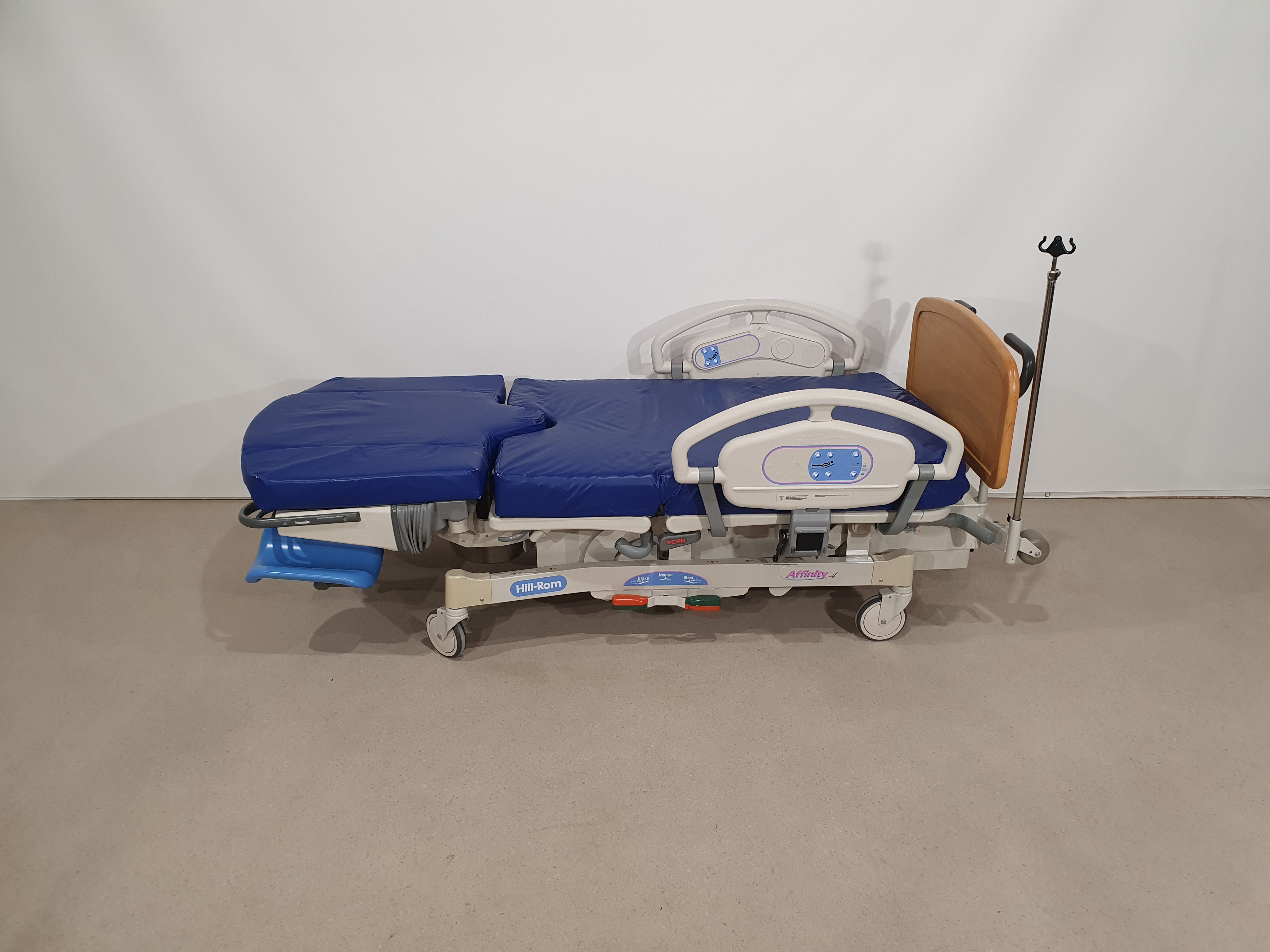 Sünnitusvoodi, günekoloogiline voodi, Hill-Rom P3700 – foto 6, Rideen