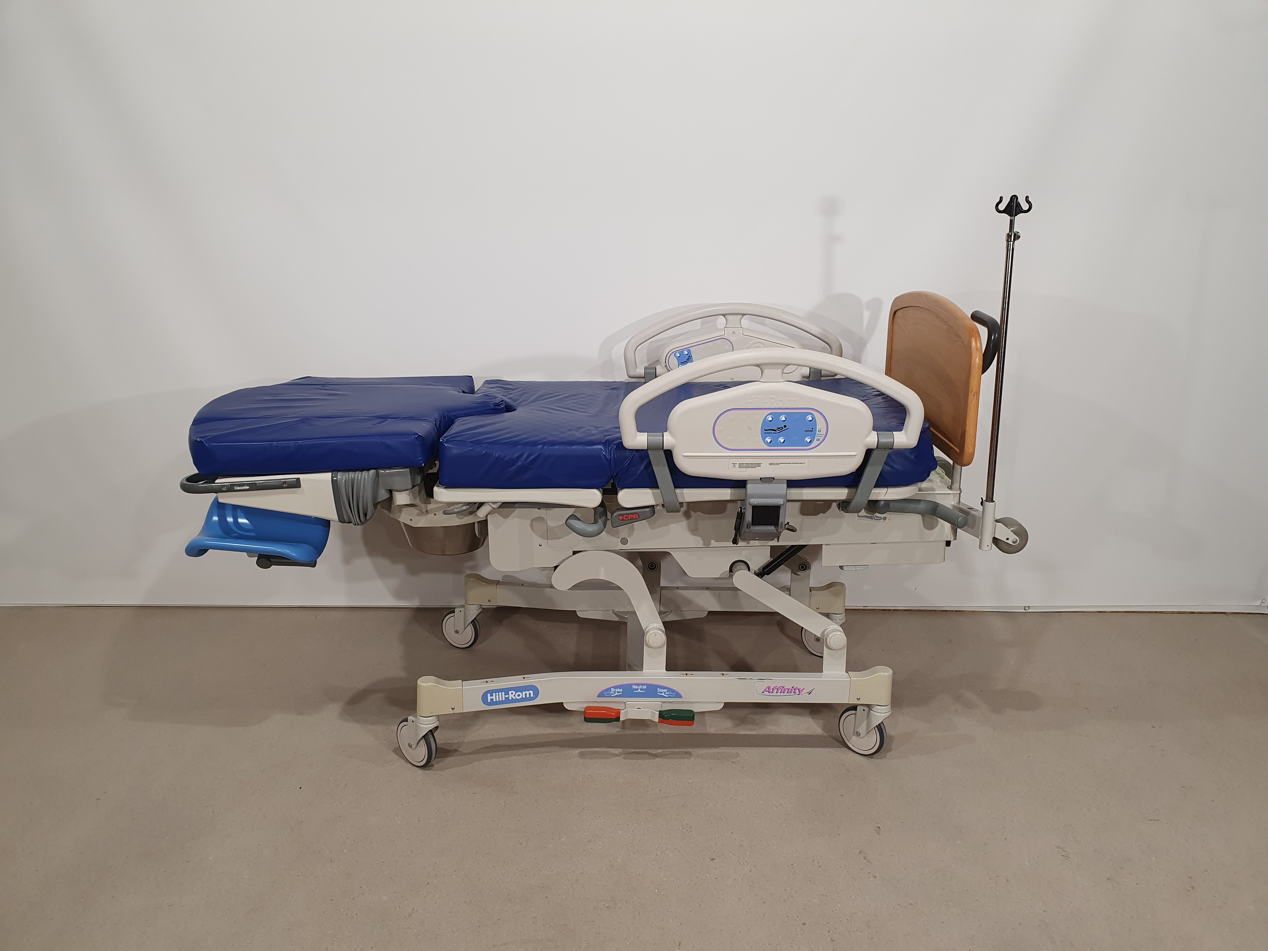 Sünnitusvoodi, günekoloogiline voodi, Hill-Rom P3700 – foto 10, Rideen