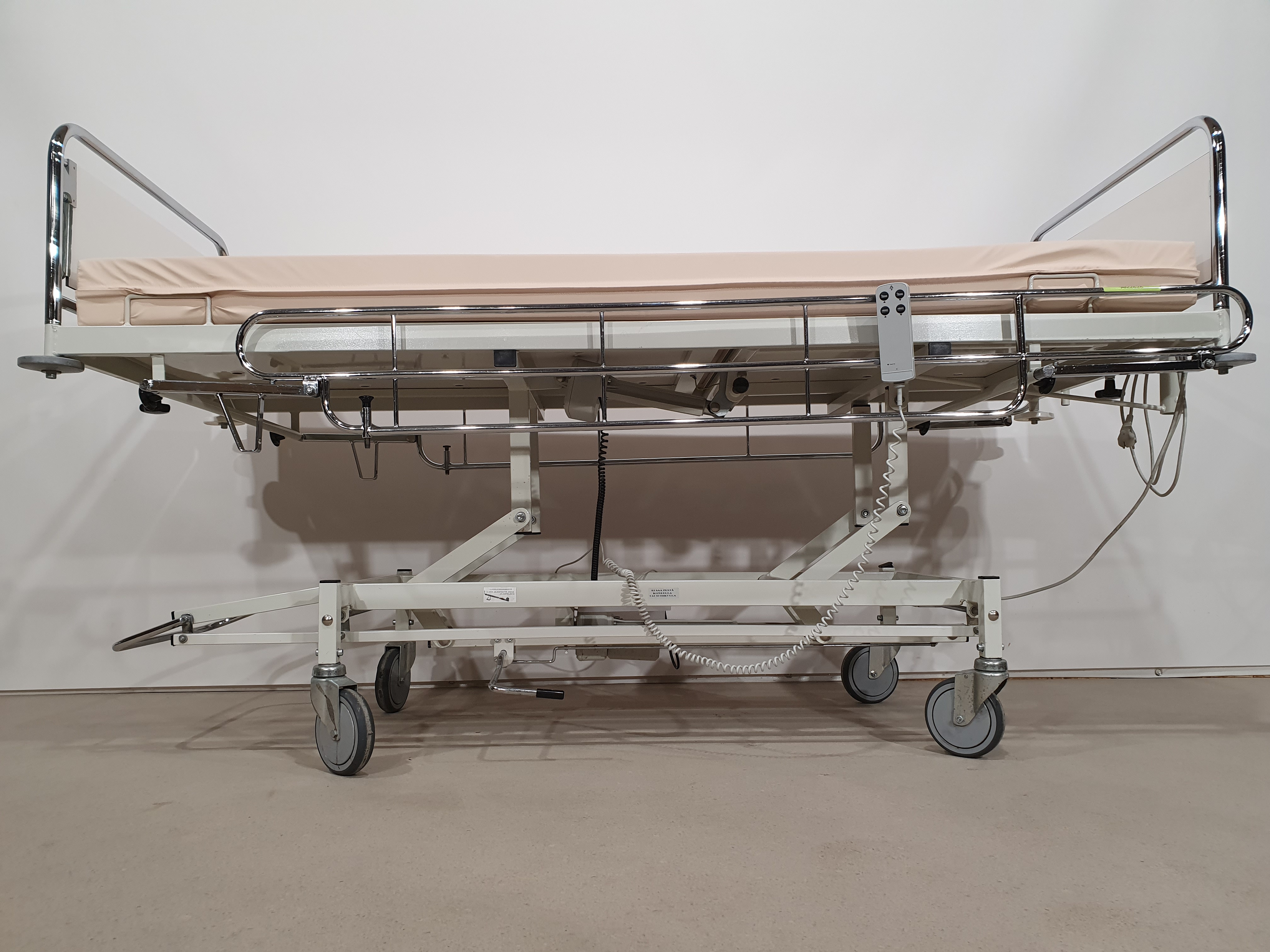 Electric care bed, hospital bed, rehabilitation bed – photo 14, Rideen
