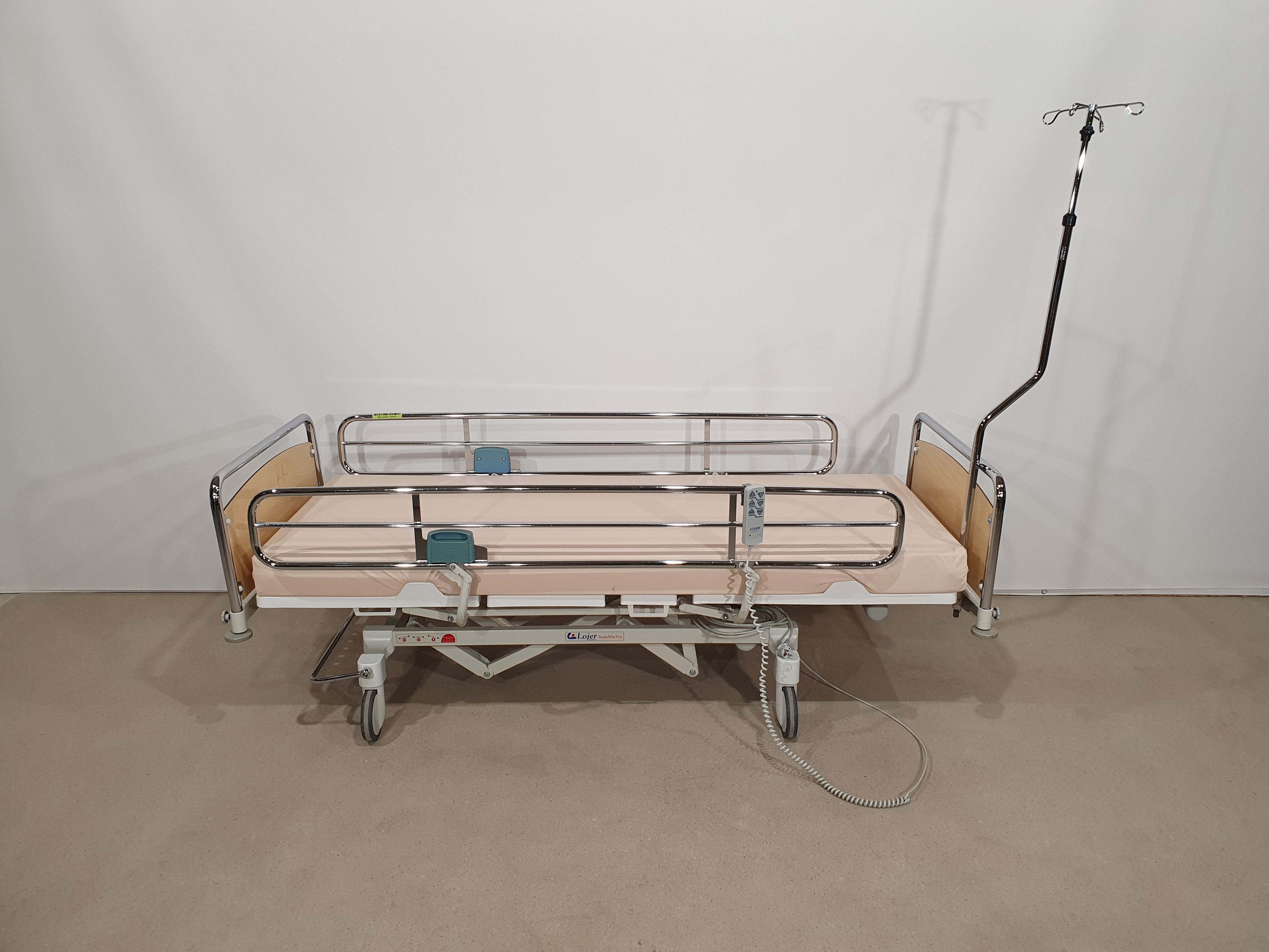 Electric care bed, hospital bed, rehabilitation bed – photo 4, Rideen