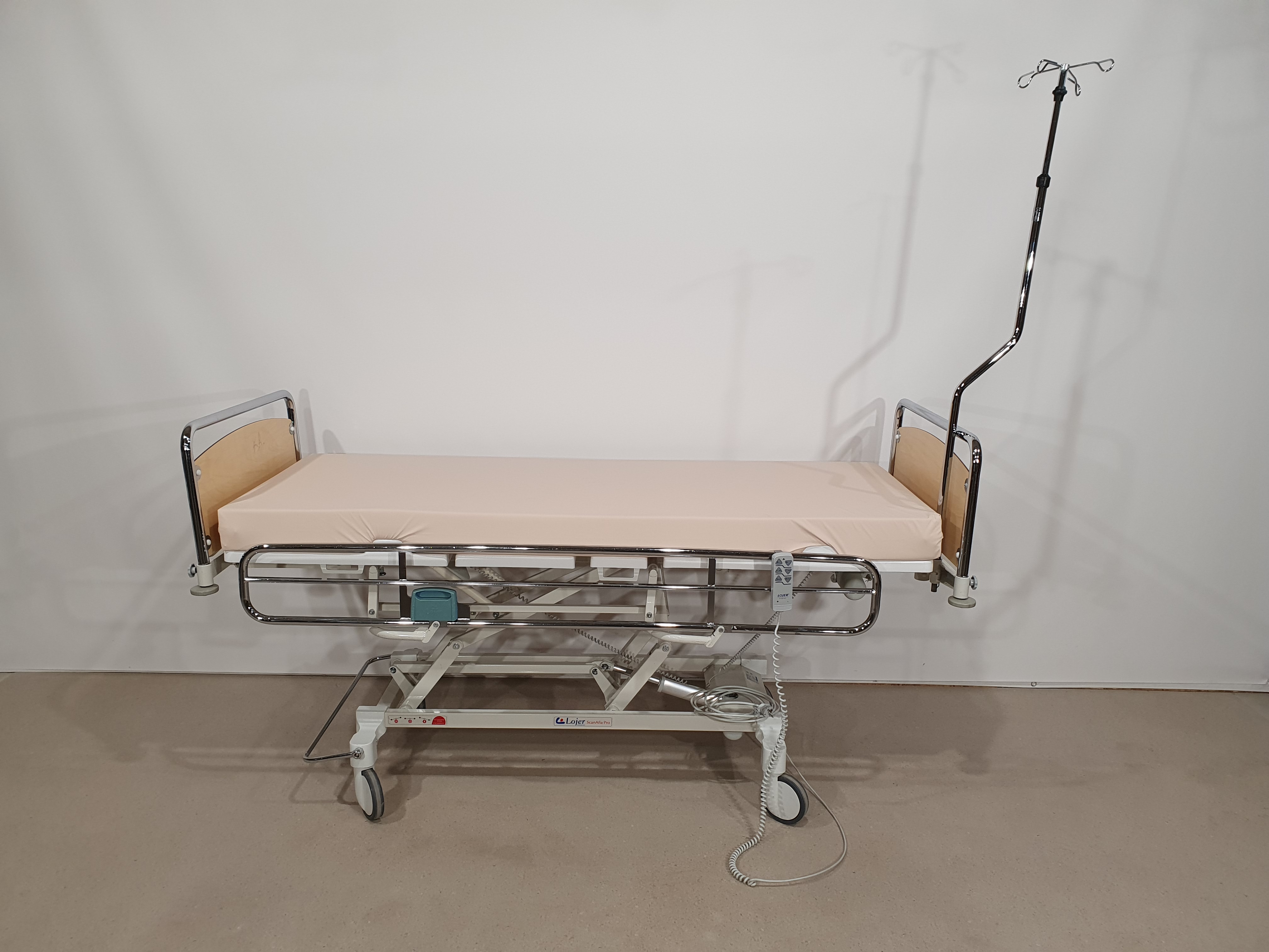 Electric care bed, hospital bed, rehabilitation bed – photo 16, Rideen