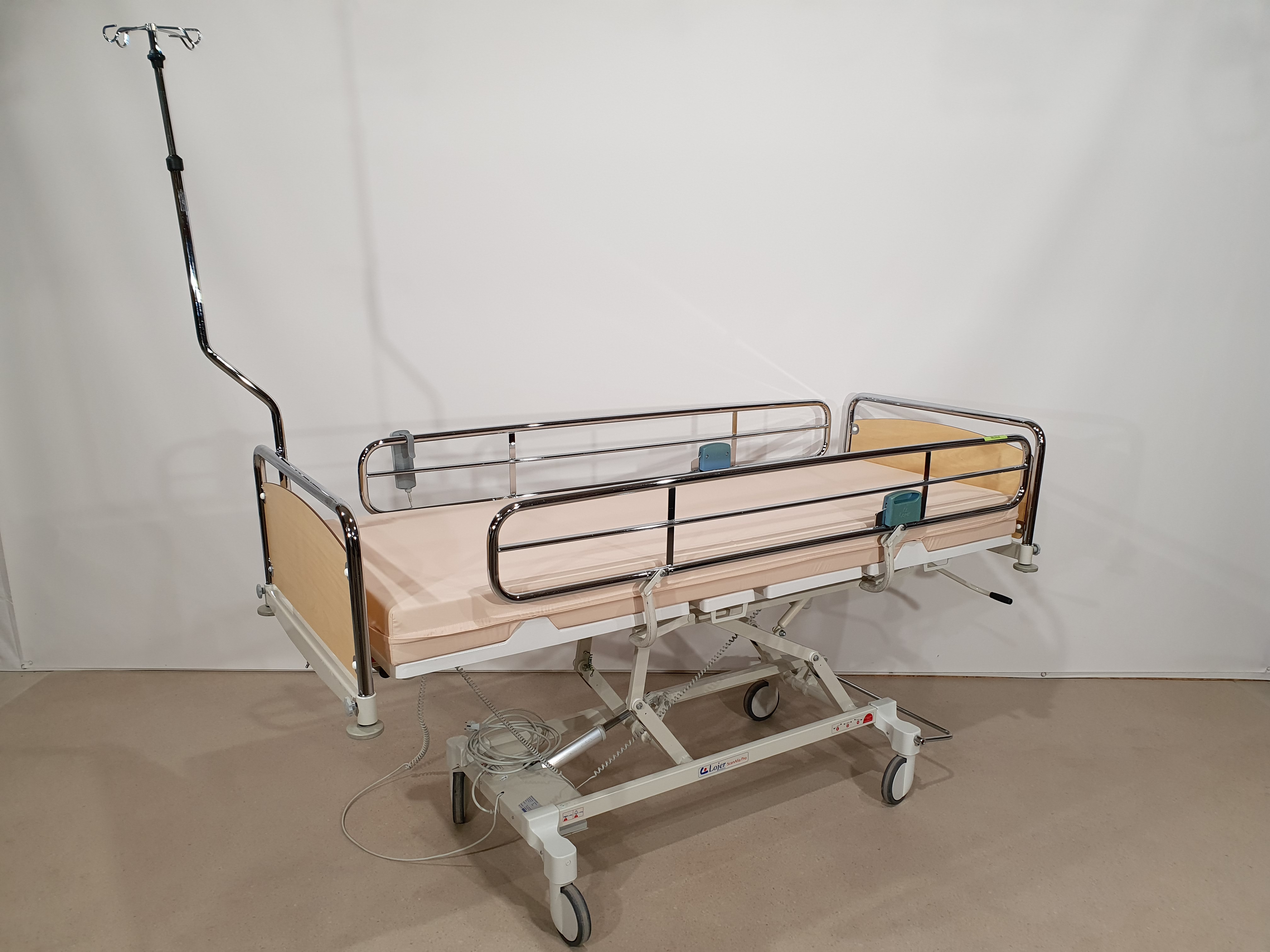 Electric care bed, hospital bed, rehabilitation bed – photo 18, Rideen