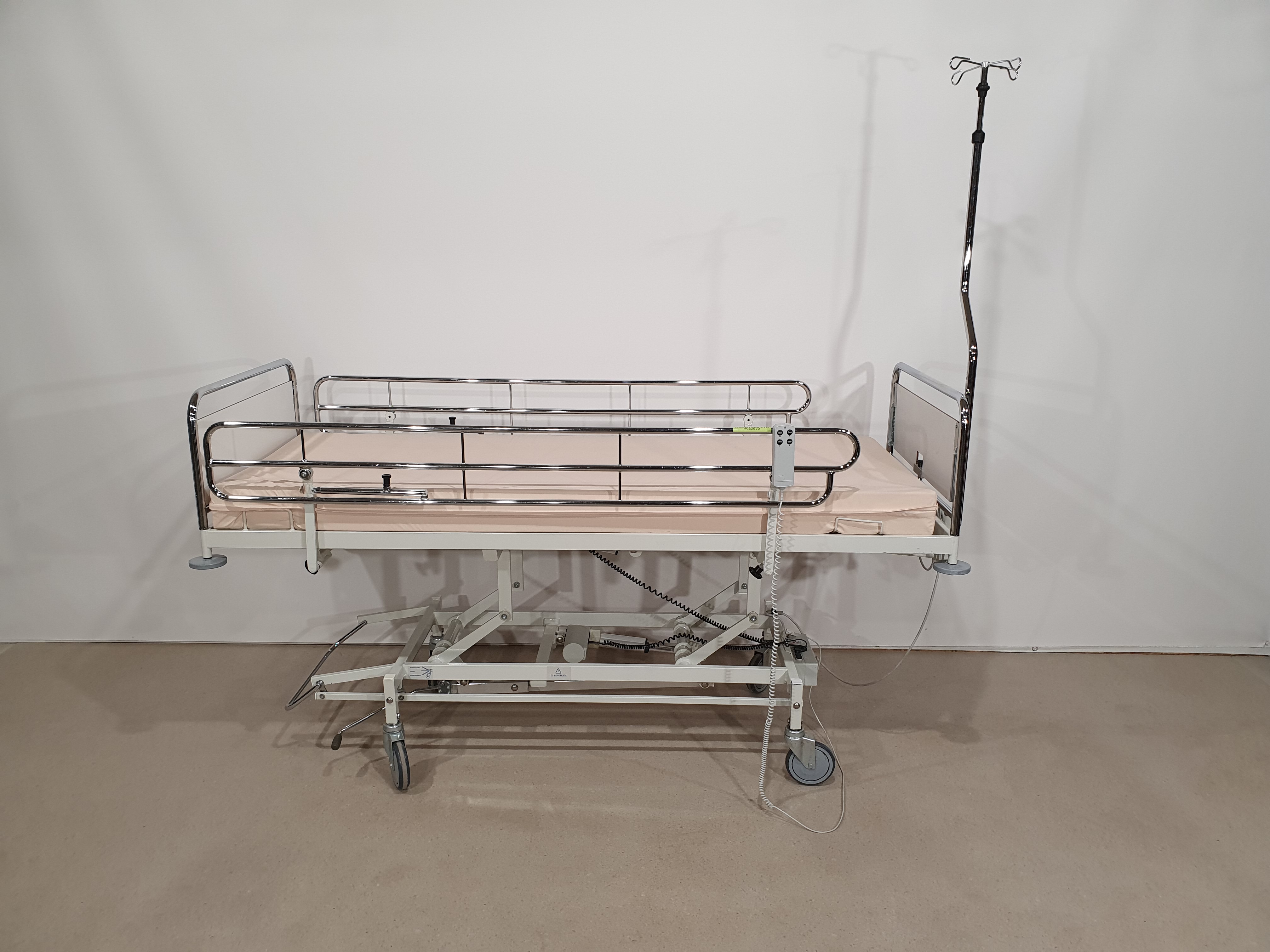 Electric care bed, hospital bed, rehabilitation bed – photo 6, Rideen