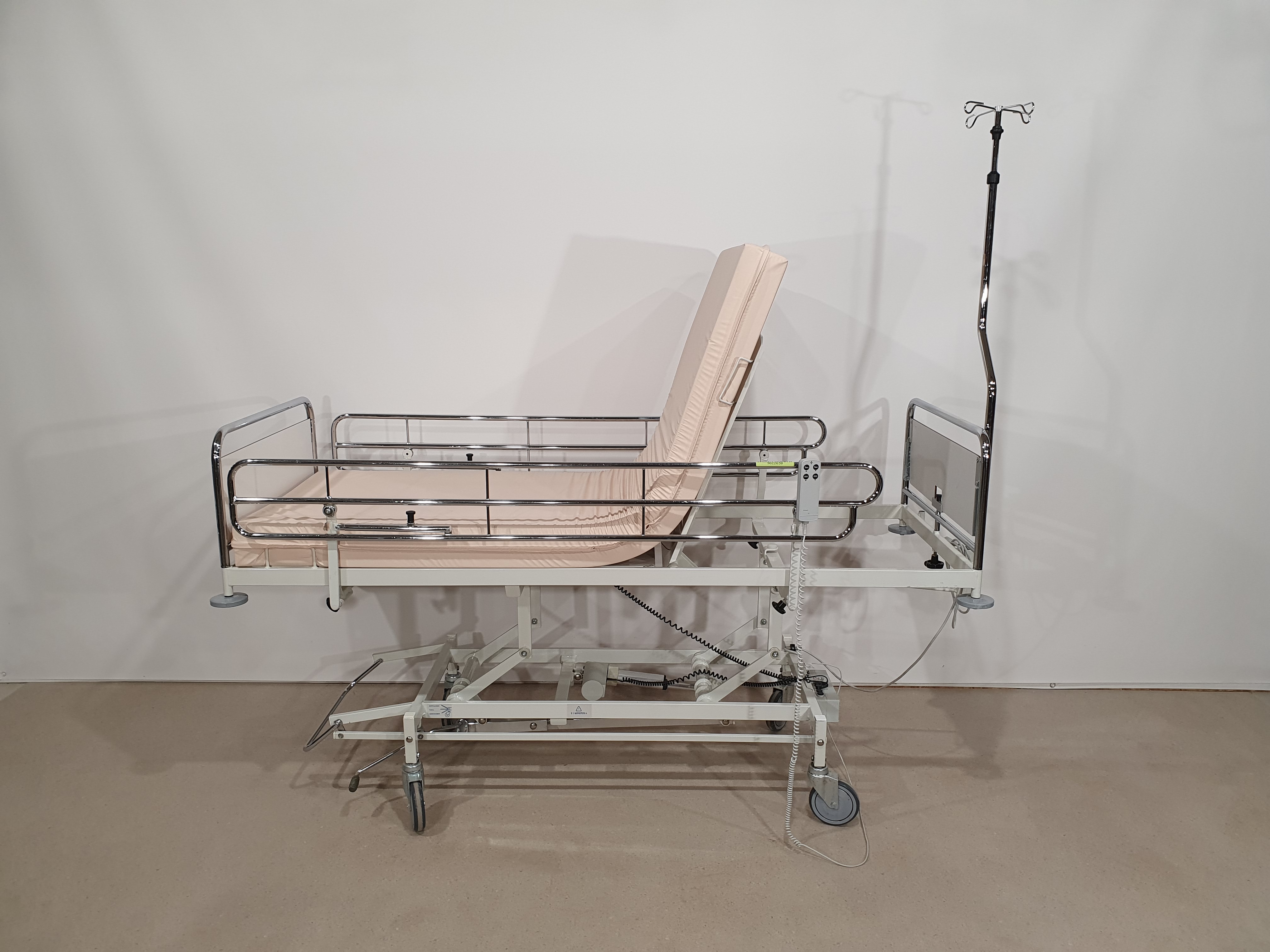 Electric care bed, hospital bed, rehabilitation bed – photo 10, Rideen