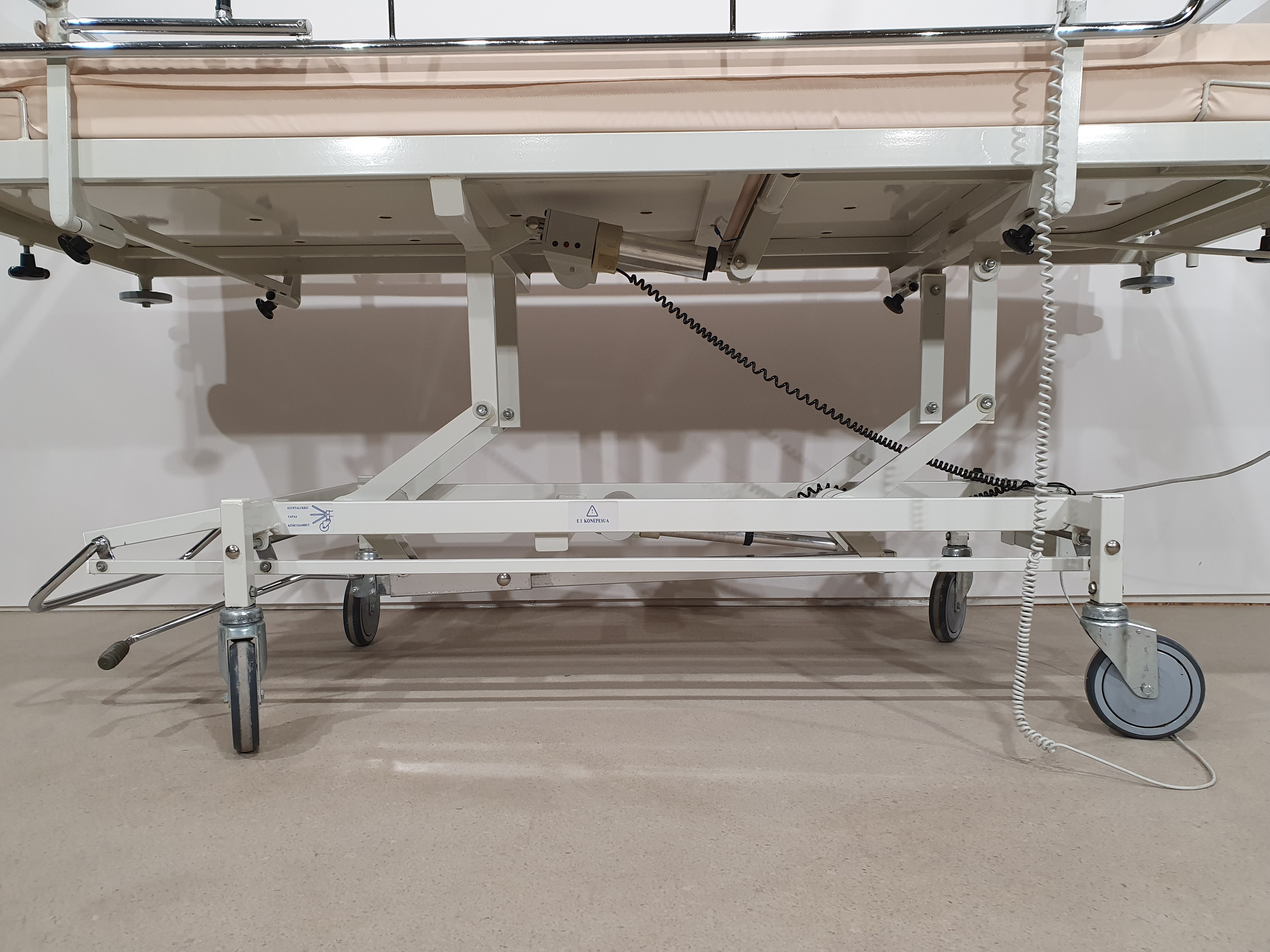 Electric care bed, hospital bed, rehabilitation bed – photo 14, Rideen
