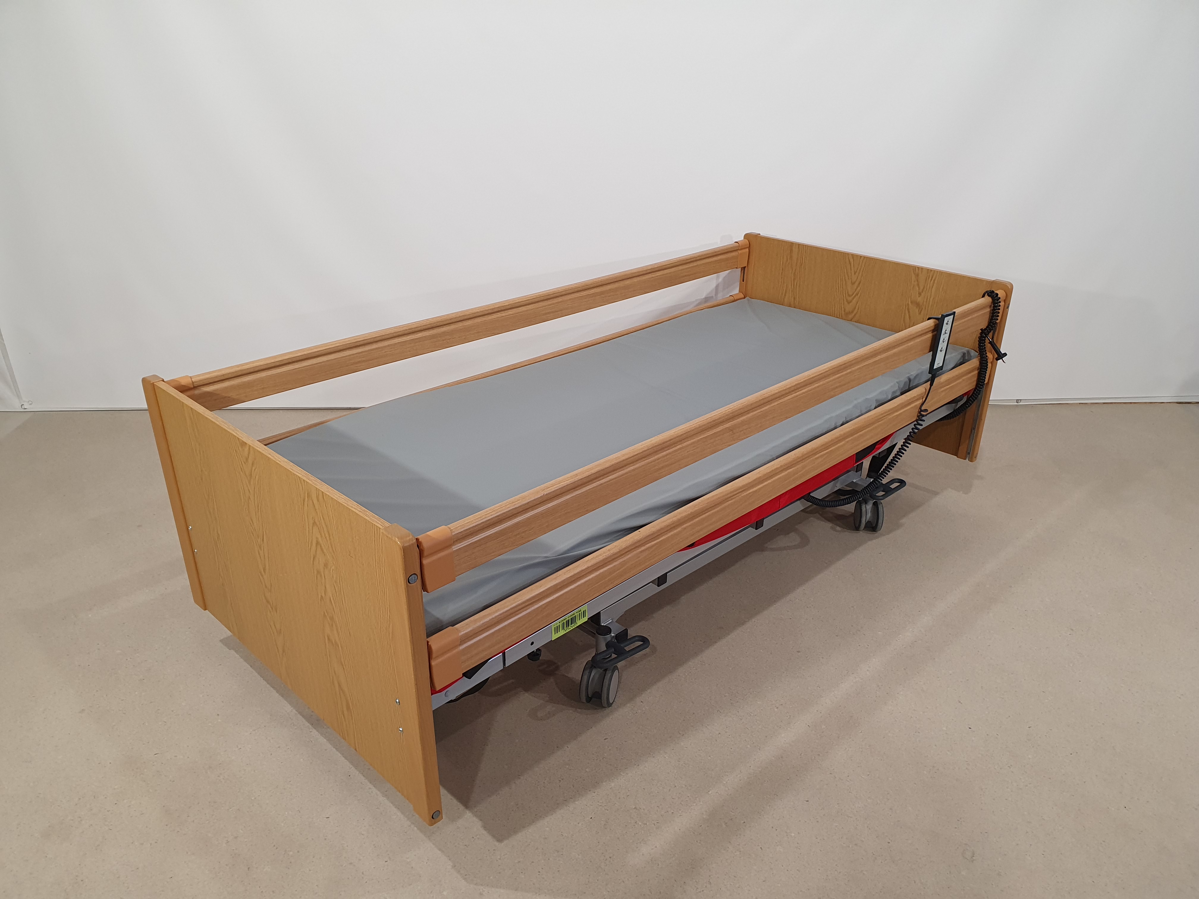 Electric care bed, hospital bed, rehabilitation bed – Foto 2, Rideen