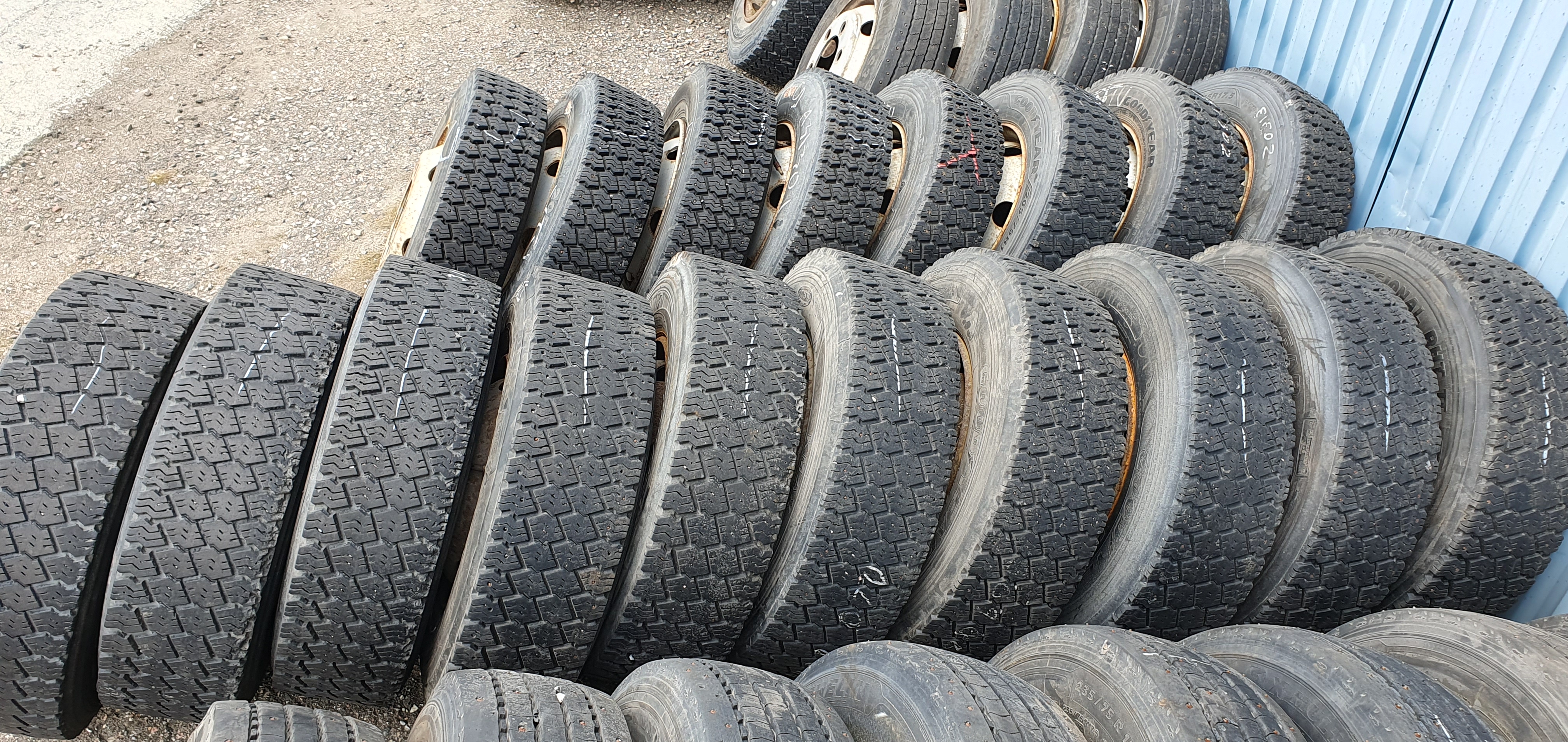 Truck tyres with rims 118tk – Foto 15, Rideen