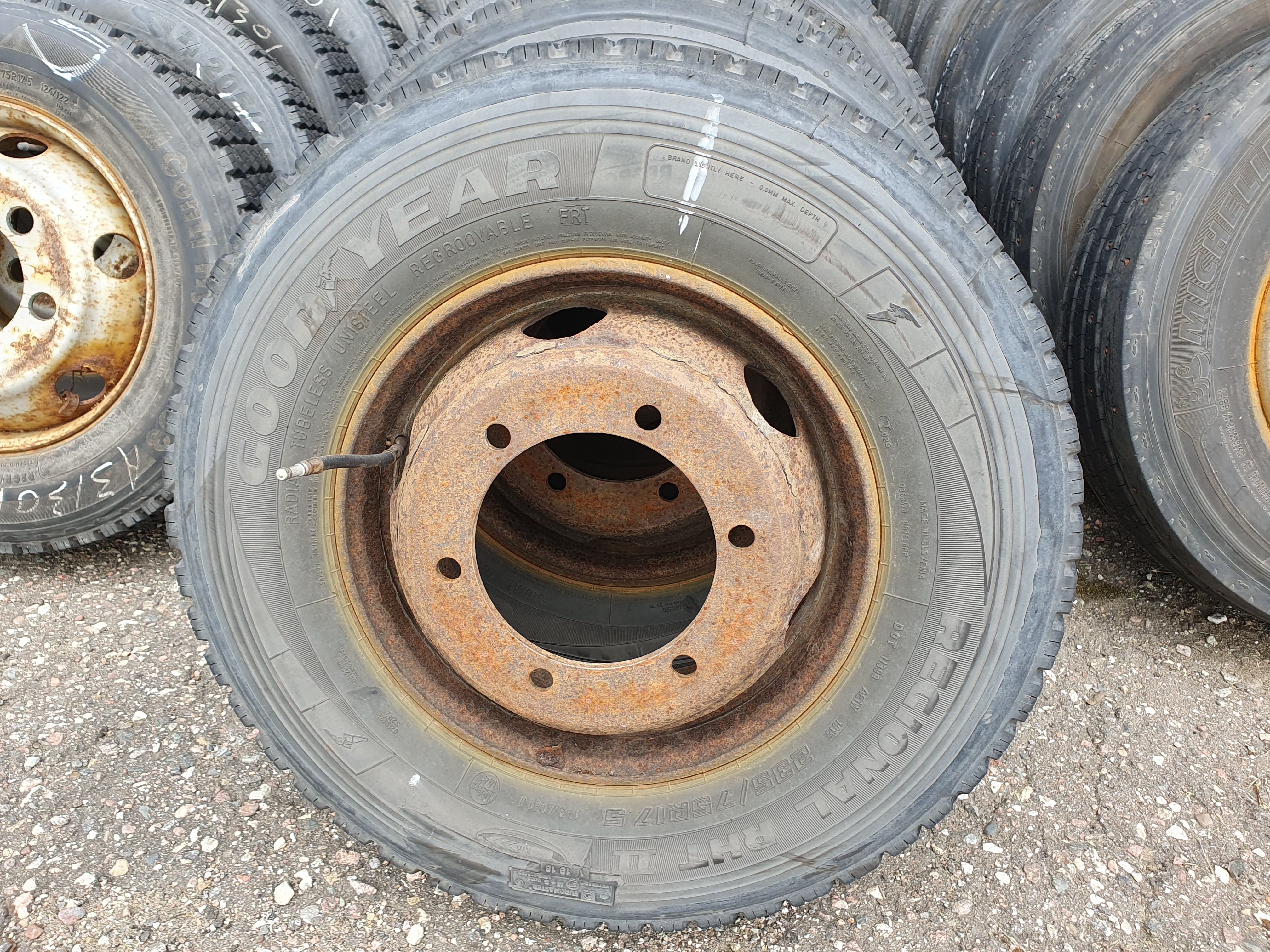 Truck tyres with rims 118tk – Foto 13, Rideen